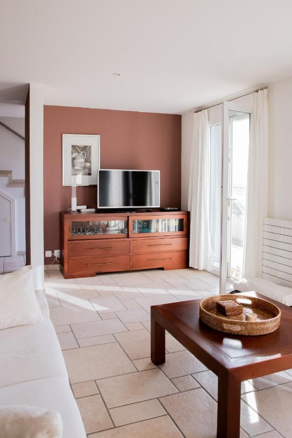 La Belle Ferme Villa Cottens  ภายนอก รูปภาพ